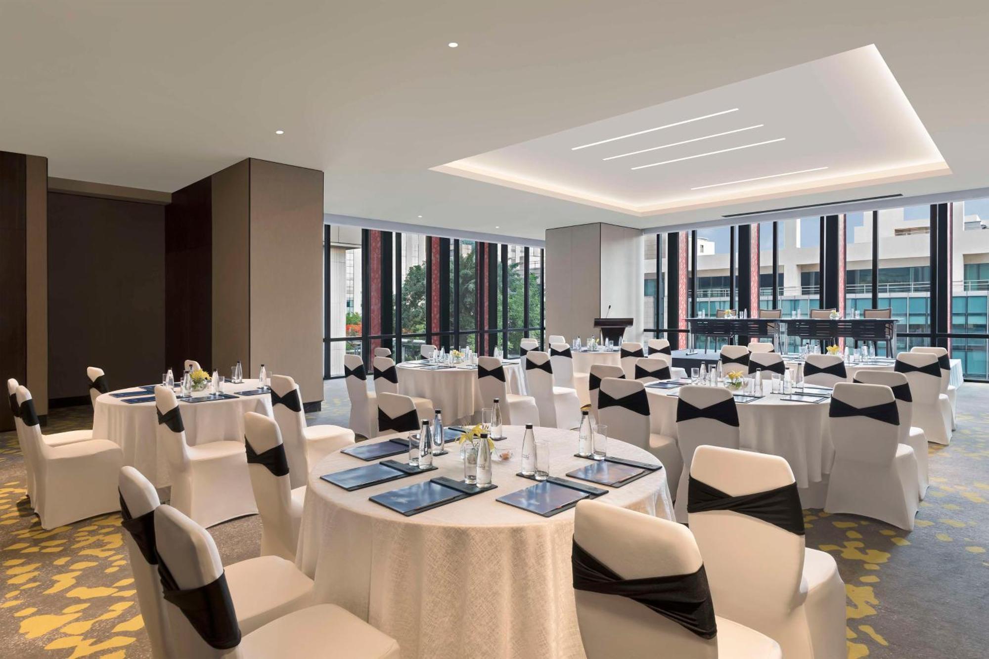 Hilton Bengaluru Embassy Manyata Business Park 호텔 외부 사진