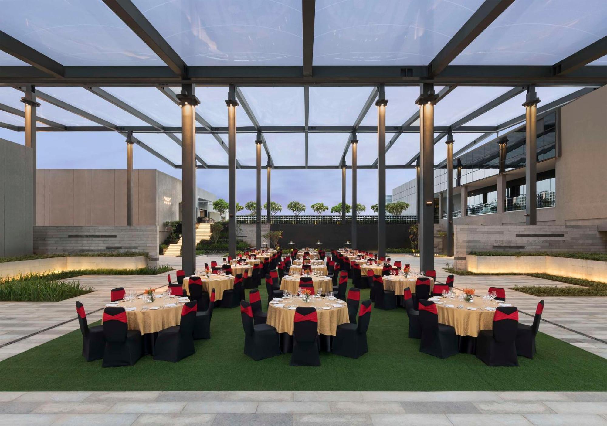 Hilton Bengaluru Embassy Manyata Business Park 호텔 외부 사진