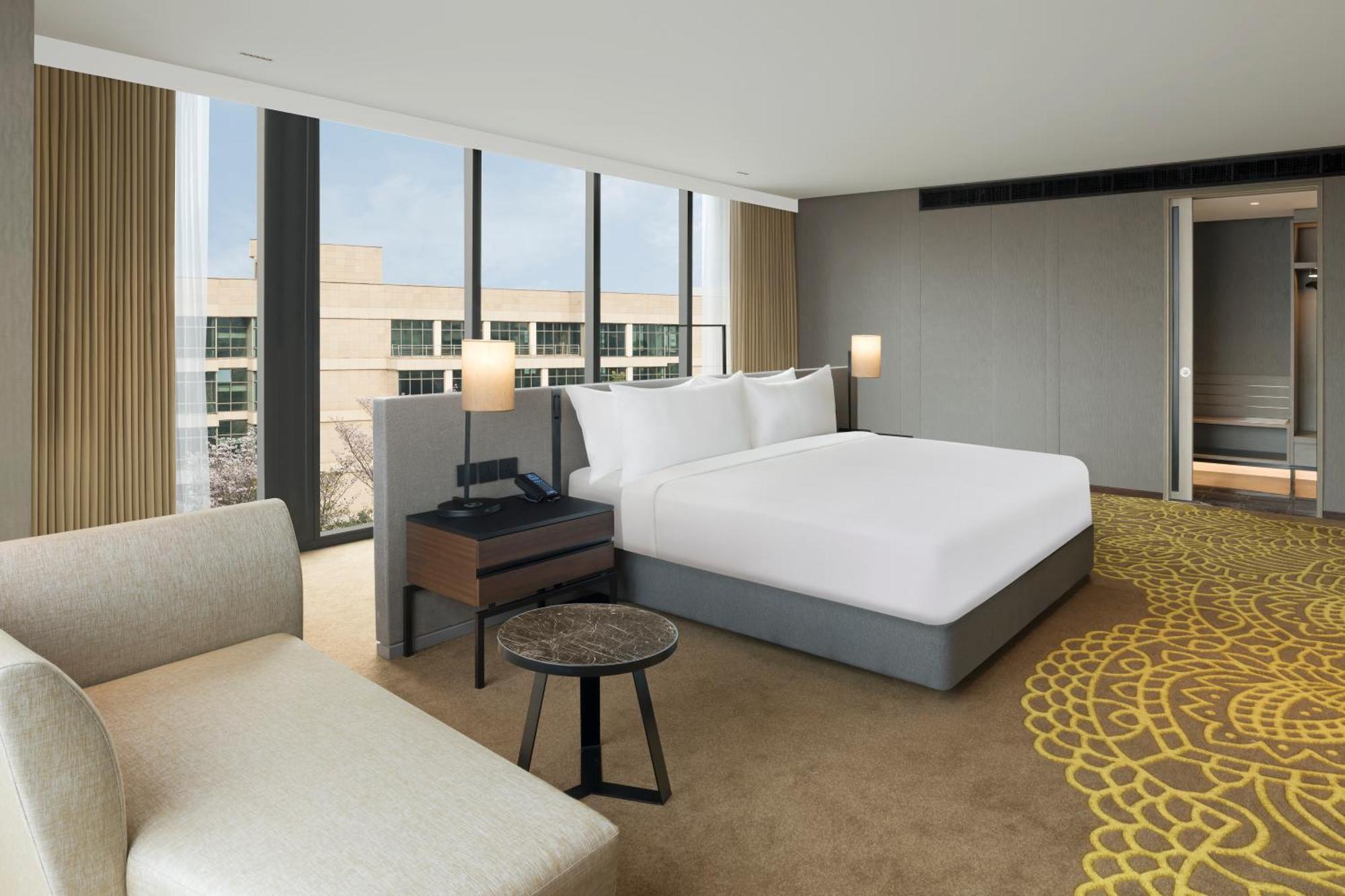 Hilton Bengaluru Embassy Manyata Business Park 호텔 외부 사진